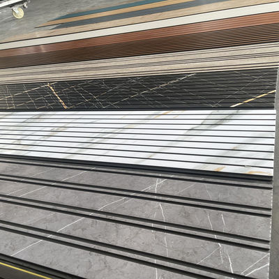 Su Geçirmez Yangına Dayanıklı PVC Duvar Paneli Hafif Kolay Kurulum İç ve Dış Duvar Kaplaması Banyo Mutfak Oturma Odası İçin