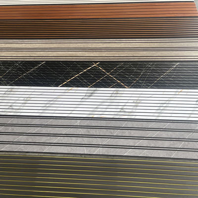 Su Geçirmez Yangına Dayanıklı PVC Duvar Paneli Hafif Kolay Kurulum İç ve Dış Duvar Kaplaması Banyo Mutfak Oturma Odası İçin