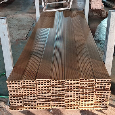 Uzun ömürlü Dışarıdaki WPC Çatı.