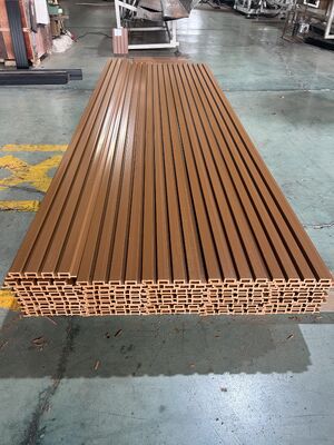 Dayanıklı Yangın Geciktirici Dış Mekan WPC Kompozit Dil ve Oluk Duvar Panelleri PVC Duvar Kaplaması