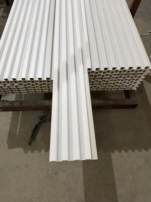 Özel Çevre Dostu İç Mekan Düzensiz Izgara Wpc Duvar Paneli 160x24 Kaplama