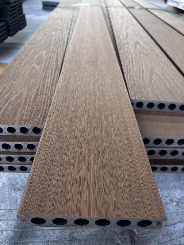 WPC Antigrietas Para Piscina Y Suelo Dış Dış Mekan Suya Dayanıklı Plastik Zemin Kaplaması