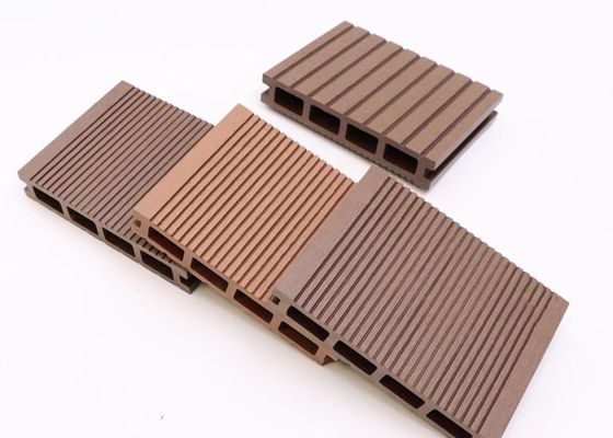Çerçeve Döşeme Bahçesini Gizle WPC Zemin Kaplaması 18mm Kolay Kurulum Modern Tasarım