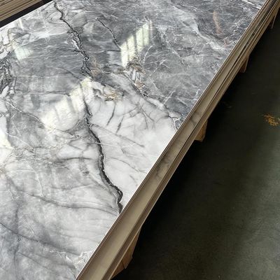 Yüksek Parlak Mermer Dokusu WPC Duvar Paneli Bambu Demir Kömür Ahşap Finer PVC Mermer Yaprak