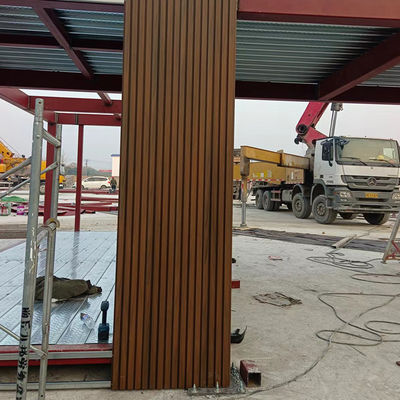 Dış dekorasyon için ahşap tanesi dokusu ile modern WPC duvar panelleri