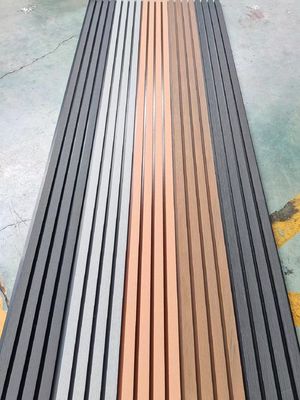 Dış dekorasyon için ahşap tanesi dokusu ile modern WPC duvar panelleri